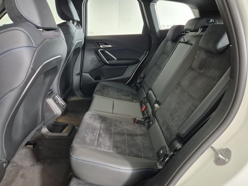 https://cdn-dk.caraffinity.it/dealer/datafiles/vehicle/images/800/1452/XOeH0cnm9UqStsJh.jpg