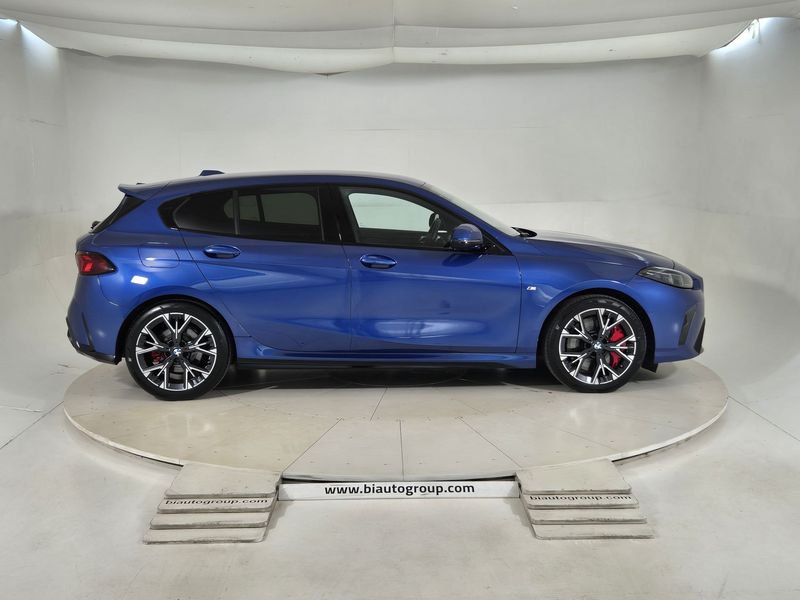 https://cdn-dk.caraffinity.it/dealer/datafiles/vehicle/images/800/1452/Z9whYRtsbtIHqOos.jpg