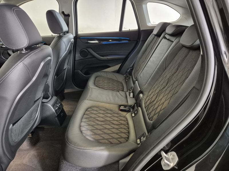 https://cdn-dk.caraffinity.it/dealer/datafiles/vehicle/images/800/1452/a6rcQiy8sc8k5hAW.jpg