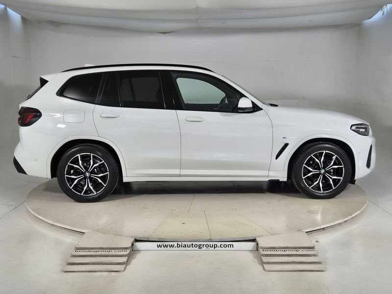 https://cdn-dk.caraffinity.it/dealer/datafiles/vehicle/images/800/1452/aYwpYxz32bd2aBPA.jpg