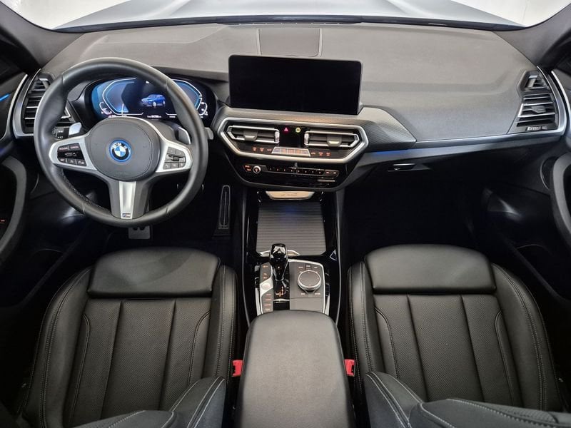 https://cdn-dk.caraffinity.it/dealer/datafiles/vehicle/images/800/1452/bNOAvsiPNhsZT77S.jpg