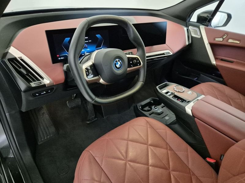 https://cdn-dk.caraffinity.it/dealer/datafiles/vehicle/images/800/1452/bdwnStKe2m5Xy7WY.jpg