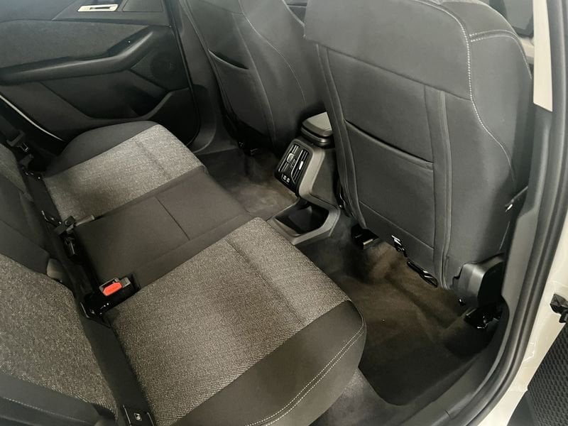 https://cdn-dk.caraffinity.it/dealer/datafiles/vehicle/images/800/1452/bl7b2Ksf4qmiIBe9.jpeg