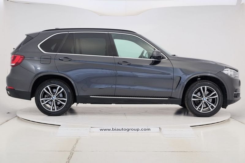 https://cdn-dk.caraffinity.it/dealer/datafiles/vehicle/images/800/1452/bxETC9P0jEM8JuE3.JPG