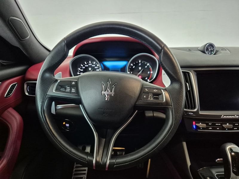 https://cdn-dk.caraffinity.it/dealer/datafiles/vehicle/images/800/1452/bzqlLCHnG3kG6jzK.jpg
