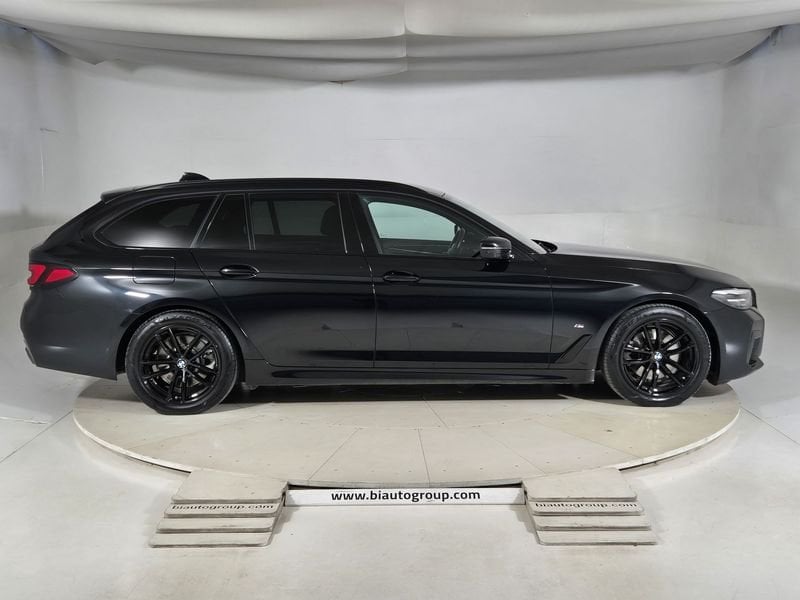 https://cdn-dk.caraffinity.it/dealer/datafiles/vehicle/images/800/1452/cgVK92FoMGdacF4S.jpg