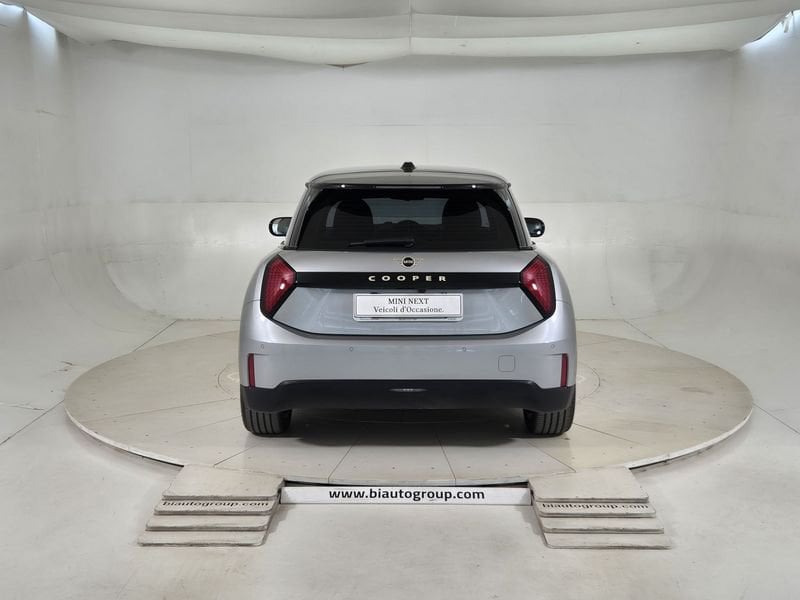 https://cdn-dk.caraffinity.it/dealer/datafiles/vehicle/images/800/1452/czMmhMbzP25603ix.jpg