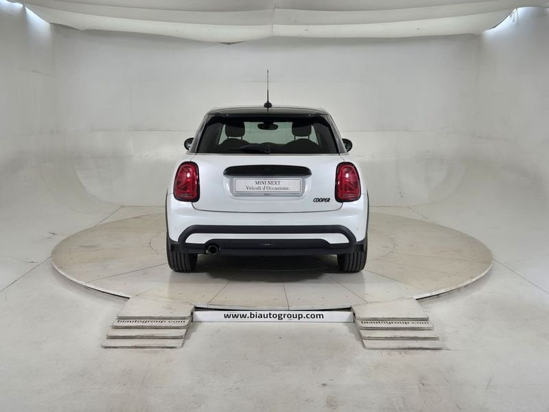 https://cdn-dk.caraffinity.it/dealer/datafiles/vehicle/images/800/1452/d3E5vQ8bKkpRoLib.jpg