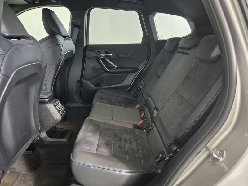 https://cdn-dk.caraffinity.it/dealer/datafiles/vehicle/images/800/1452/dO0BfAJROTzOF2GH.jpg
