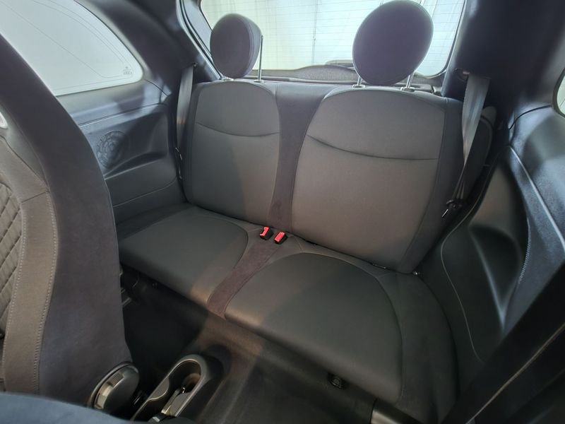 https://cdn-dk.caraffinity.it/dealer/datafiles/vehicle/images/800/1452/gypRAMi1MaC1Snag.jpg