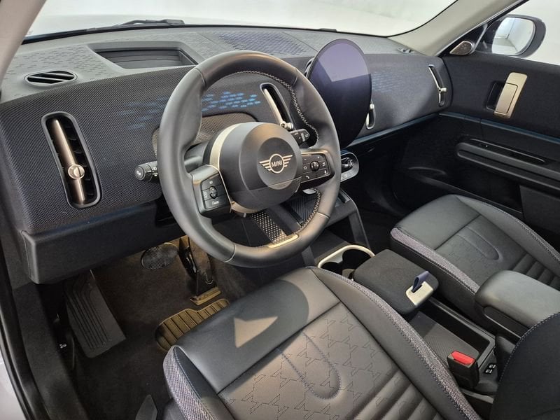 https://cdn-dk.caraffinity.it/dealer/datafiles/vehicle/images/800/1452/iLSizi9QX7MPvdPz.jpg
