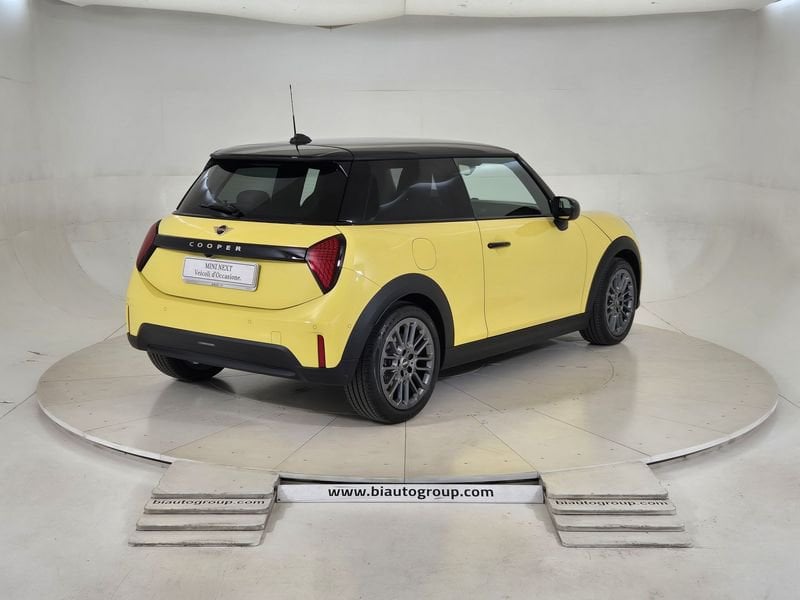 https://cdn-dk.caraffinity.it/dealer/datafiles/vehicle/images/800/1452/ia7dFuHfJktuNn3G.jpg
