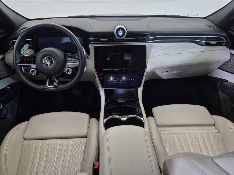 https://cdn-dk.caraffinity.it/dealer/datafiles/vehicle/images/800/1452/jHxkeQDQ1YQrBsJq.jpg