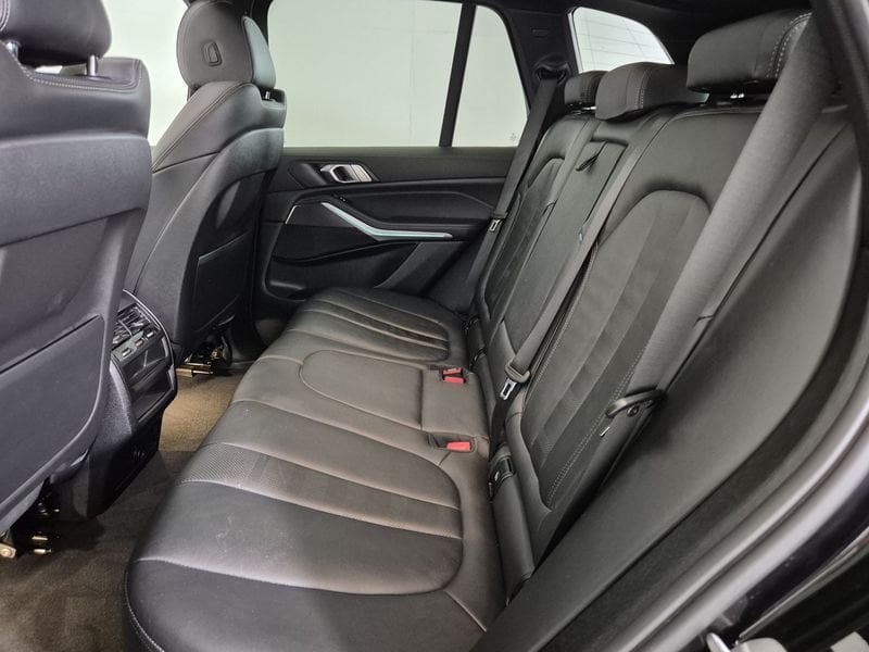 https://cdn-dk.caraffinity.it/dealer/datafiles/vehicle/images/800/1452/jVwBYauYG1Z2jsDf.jpg