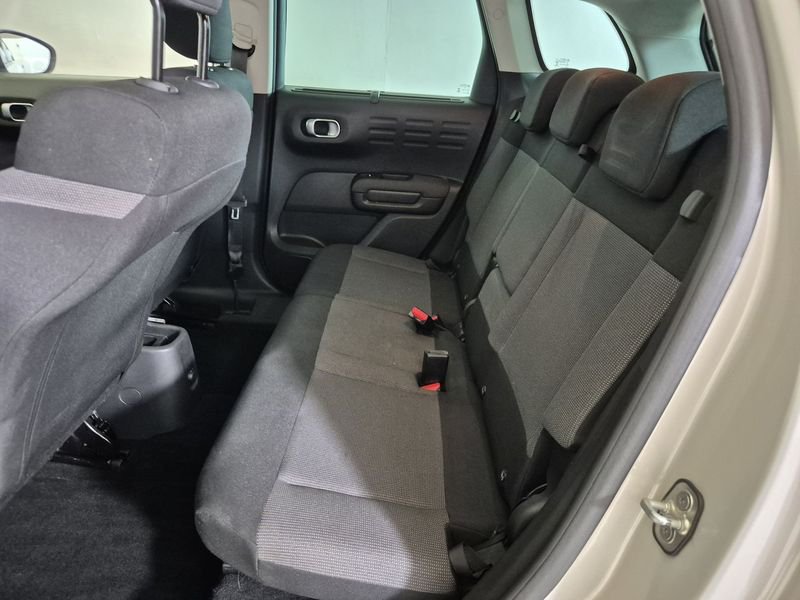 https://cdn-dk.caraffinity.it/dealer/datafiles/vehicle/images/800/1452/kFfggqoVFrAw14nJ.jpg