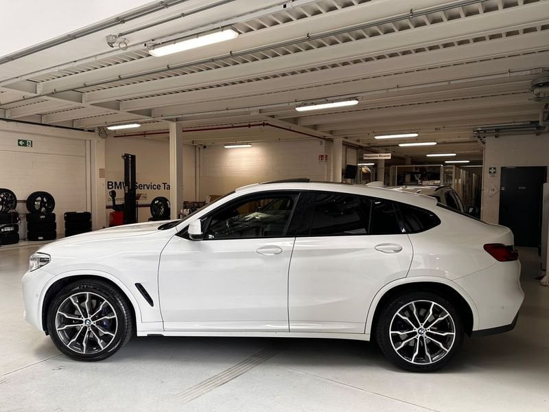 https://cdn-dk.caraffinity.it/dealer/datafiles/vehicle/images/800/1452/ktBRwqmtZSxgslMZ.jpeg