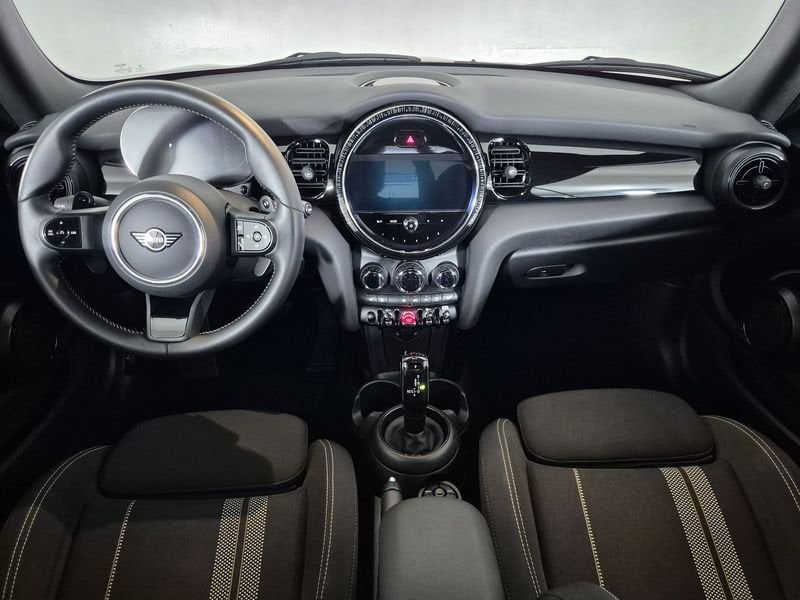 https://cdn-dk.caraffinity.it/dealer/datafiles/vehicle/images/800/1452/l3FCvOA52Eqk4goM.jpg
