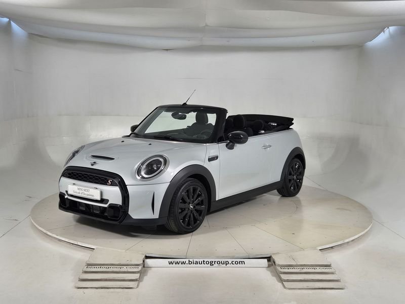 https://cdn-dk.caraffinity.it/dealer/datafiles/vehicle/images/800/1452/l8CYdagB8ZJWD4kC.jpg?format=jpeg