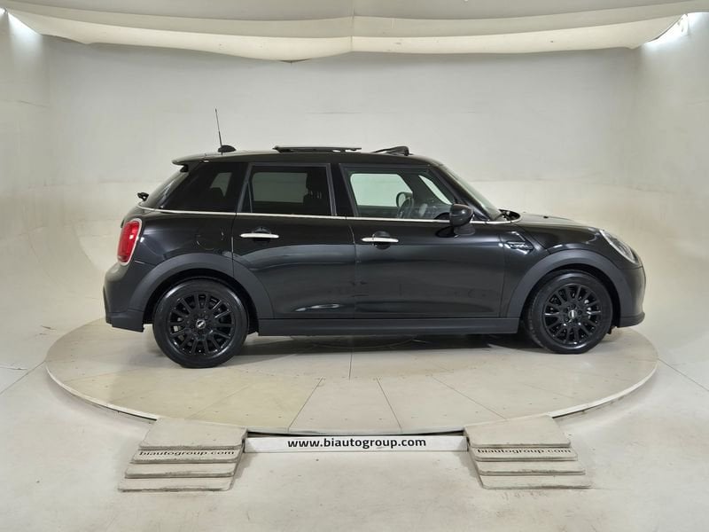 https://cdn-dk.caraffinity.it/dealer/datafiles/vehicle/images/800/1452/nq42K4hFrTfknC7R.jpg