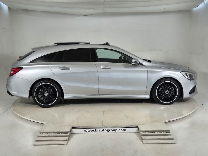 https://cdn-dk.caraffinity.it/dealer/datafiles/vehicle/images/800/1452/pIfJN2NDKeYyoSHB.jpg