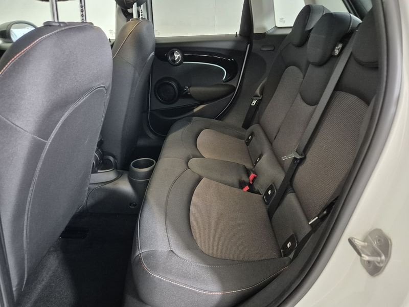 https://cdn-dk.caraffinity.it/dealer/datafiles/vehicle/images/800/1452/pXbVuZwnR6egtIDE.jpg
