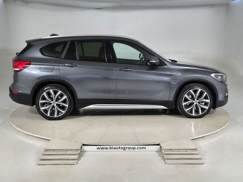 https://cdn-dk.caraffinity.it/dealer/datafiles/vehicle/images/800/1452/q5nTzYc4Q8Oa0AJX.jpg