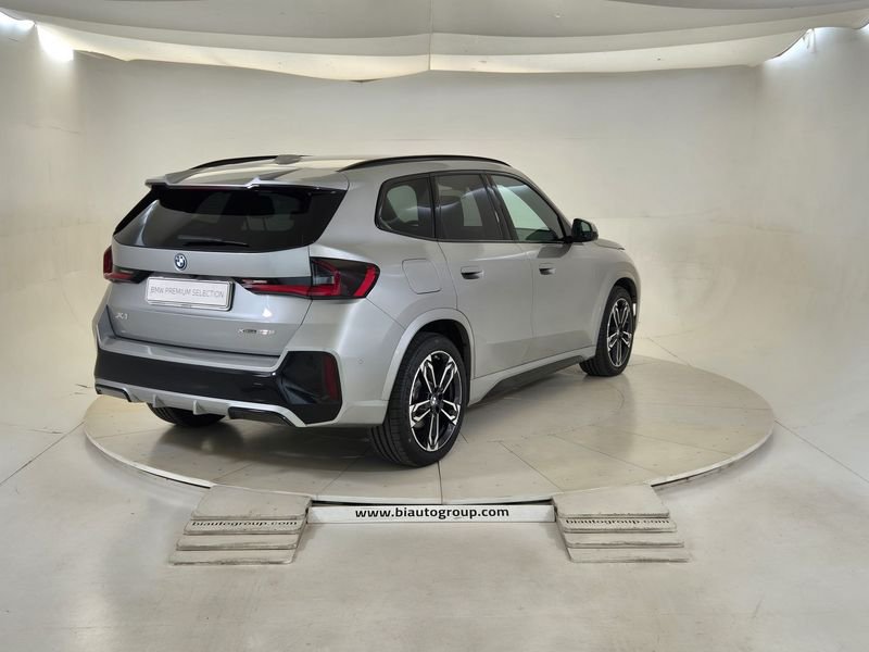 https://cdn-dk.caraffinity.it/dealer/datafiles/vehicle/images/800/1452/qIU32vf2up8kyVB2.jpg