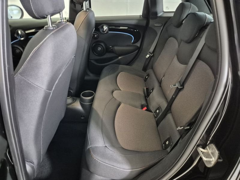 https://cdn-dk.caraffinity.it/dealer/datafiles/vehicle/images/800/1452/qM101QA3ZgHYi5Al.jpg