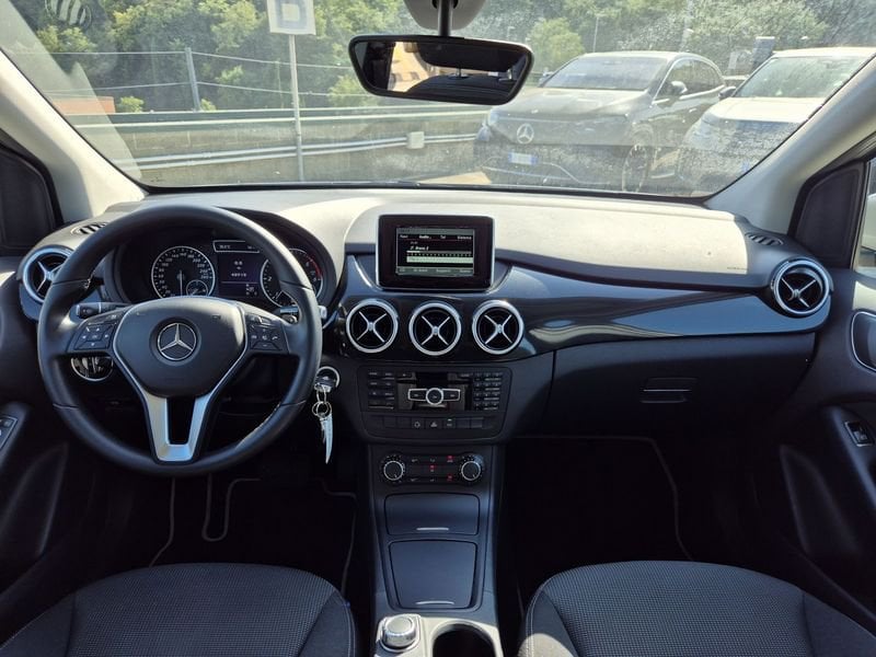 https://cdn-dk.caraffinity.it/dealer/datafiles/vehicle/images/800/1452/qT81KWWr3kPHuGyv.jpg