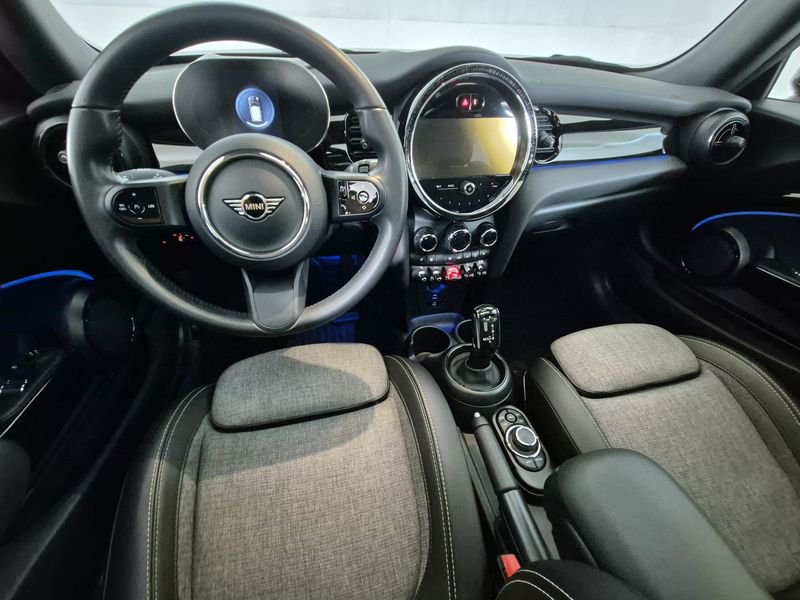https://cdn-dk.caraffinity.it/dealer/datafiles/vehicle/images/800/1452/qgWiNH9B3GJfJQzv.jpg