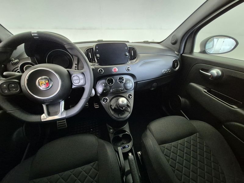 https://cdn-dk.caraffinity.it/dealer/datafiles/vehicle/images/800/1452/qkemVA7SruzIQ8el.jpg