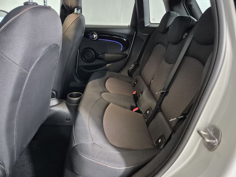 https://cdn-dk.caraffinity.it/dealer/datafiles/vehicle/images/800/1452/qmUZczCZU7p52VRU.jpg