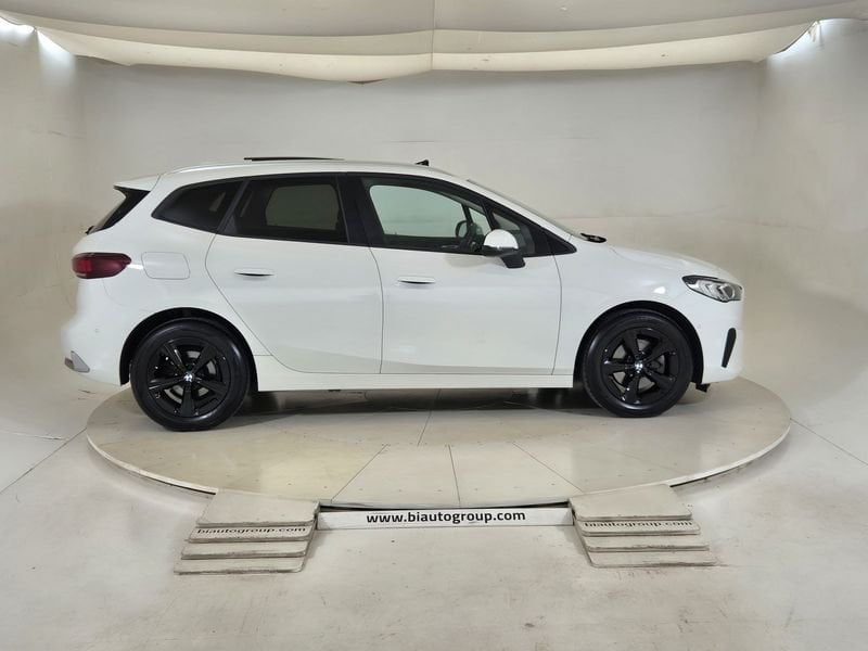 https://cdn-dk.caraffinity.it/dealer/datafiles/vehicle/images/800/1452/qsh9VTvhJfnBe8RR.jpg
