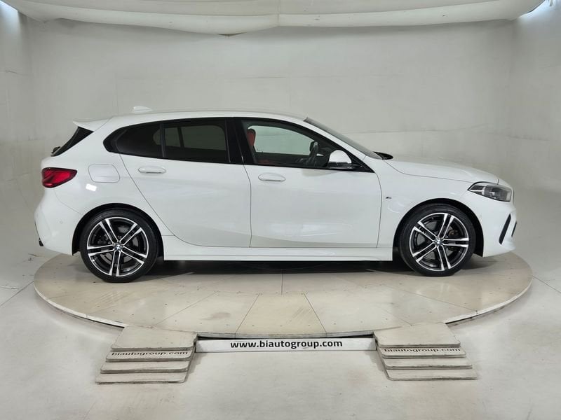 https://cdn-dk.caraffinity.it/dealer/datafiles/vehicle/images/800/1452/rmT8nukbBTgsLSqP.jpg