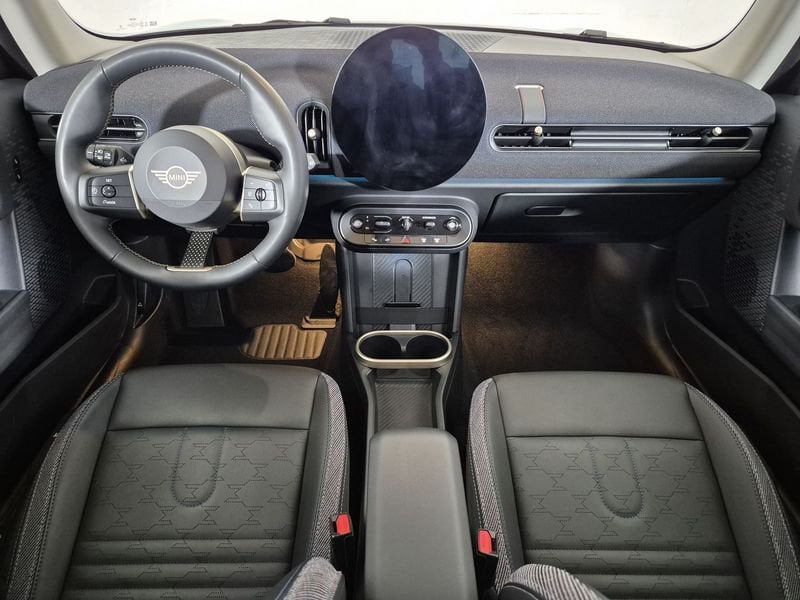 https://cdn-dk.caraffinity.it/dealer/datafiles/vehicle/images/800/1452/s73XMfRRy1O6Hwtu.jpg