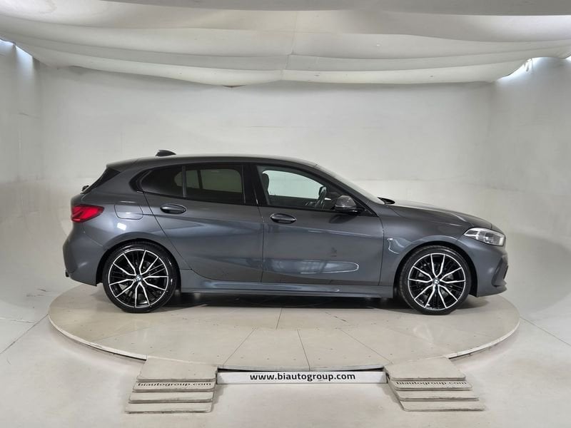 https://cdn-dk.caraffinity.it/dealer/datafiles/vehicle/images/800/1452/squavxvYbFss5ko8.jpg