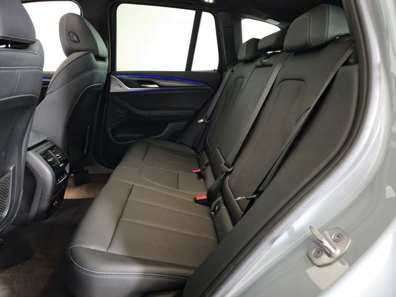 https://cdn-dk.caraffinity.it/dealer/datafiles/vehicle/images/800/1452/tMpAq07O3lKg2V0x.jpg