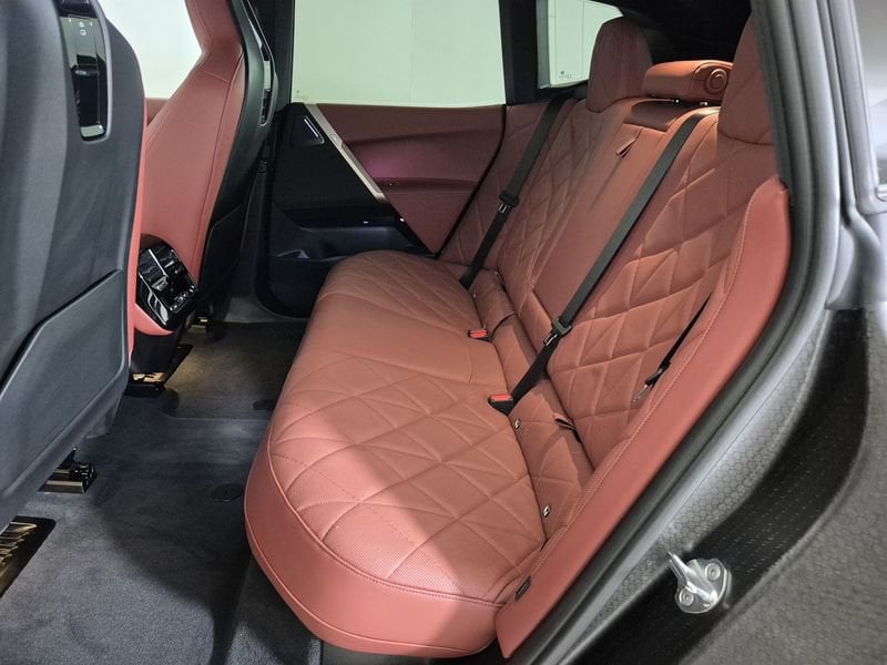 https://cdn-dk.caraffinity.it/dealer/datafiles/vehicle/images/800/1452/ueEZKgpVNygTqHxo.jpg