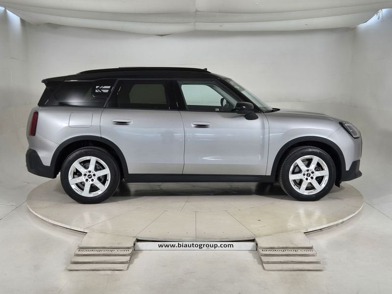 https://cdn-dk.caraffinity.it/dealer/datafiles/vehicle/images/800/1452/vNevHDi3LTneKAFV.jpg