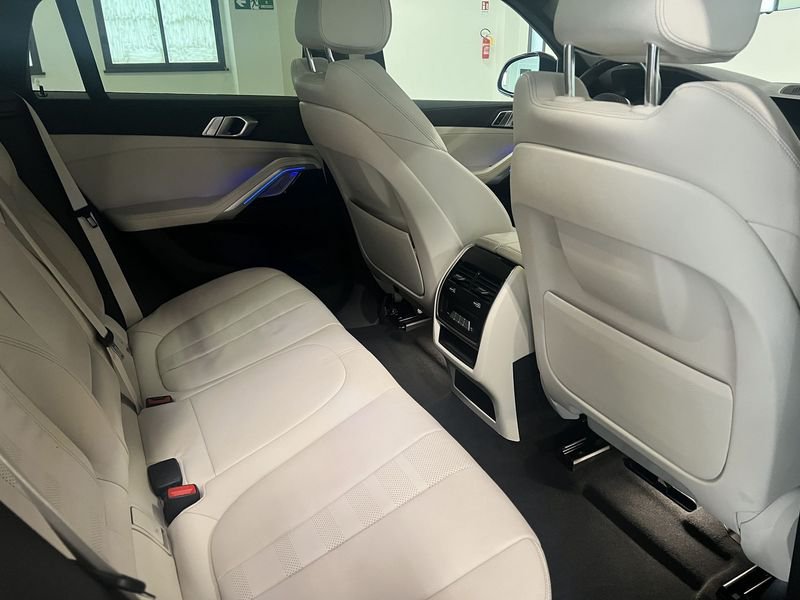 https://cdn-dk.caraffinity.it/dealer/datafiles/vehicle/images/800/1452/vj2VJFtxlOsVmJ9u.jpeg
