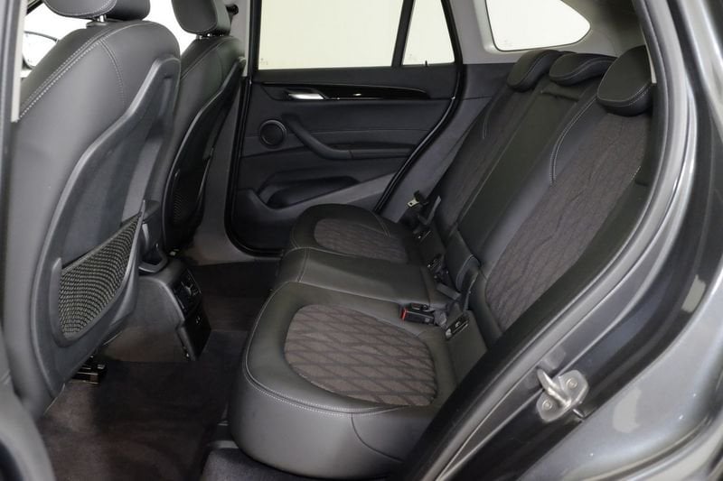 https://cdn-dk.caraffinity.it/dealer/datafiles/vehicle/images/800/1452/xLo9yiEVrRGyhuNU.JPG
