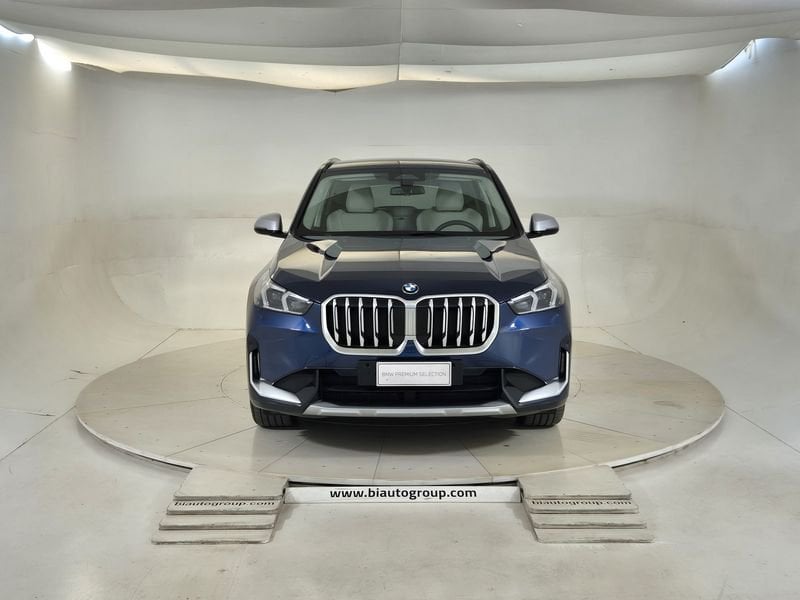 https://cdn-dk.caraffinity.it/dealer/datafiles/vehicle/images/800/1452/z3idcaSvD9Ebk7DS.jpg