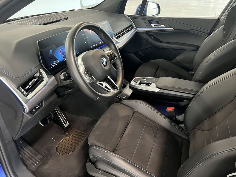 https://cdn-dk.caraffinity.it/dealer/datafiles/vehicle/images/800/1452/z6DxJcwaXey9XZWp.jpeg