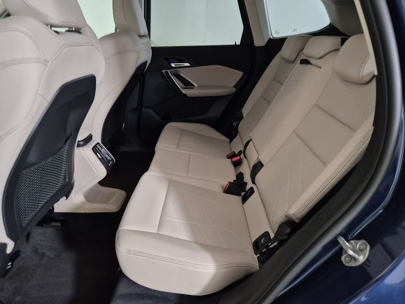 https://cdn-dk.caraffinity.it/dealer/datafiles/vehicle/images/800/1452/zAPXpyMv4e4GBOt2.jpg