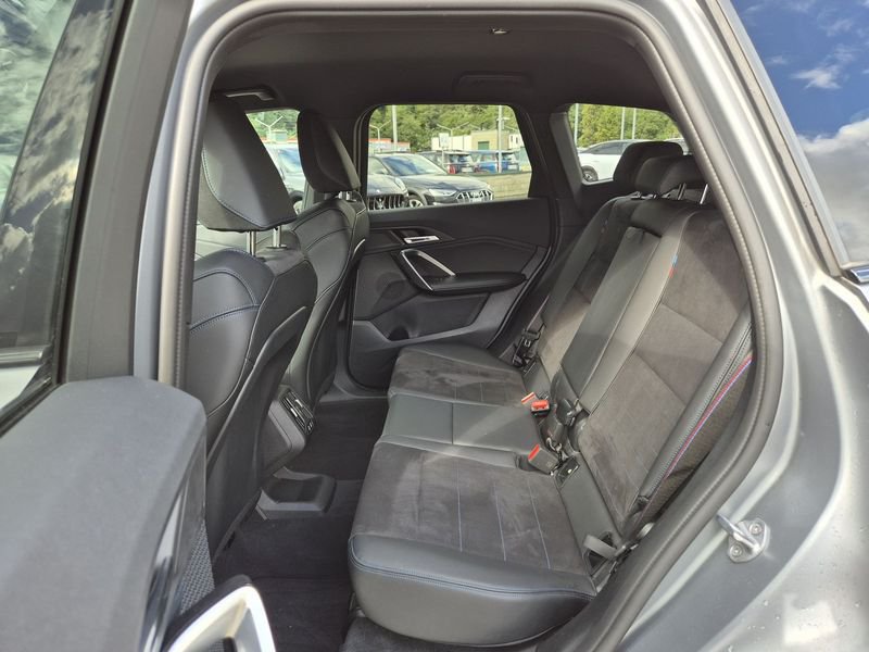 https://cdn-dk.caraffinity.it/dealer/datafiles/vehicle/images/800/1452/zbFd9gJw5oX32I3F.jpg