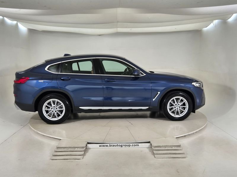 https://cdn-dk.caraffinity.it/dealer/datafiles/vehicle/images/800/1452/zthFDZWvxi0CH45b.jpg