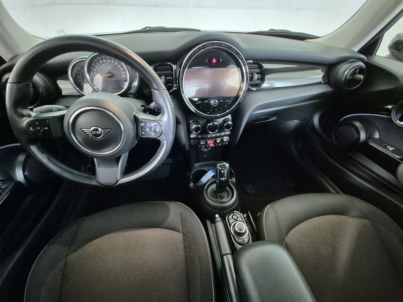 https://cdn-dk.caraffinity.it/dealer/datafiles/vehicle/images/800/1453/2HPeVnFk46fzGL2F.jpg