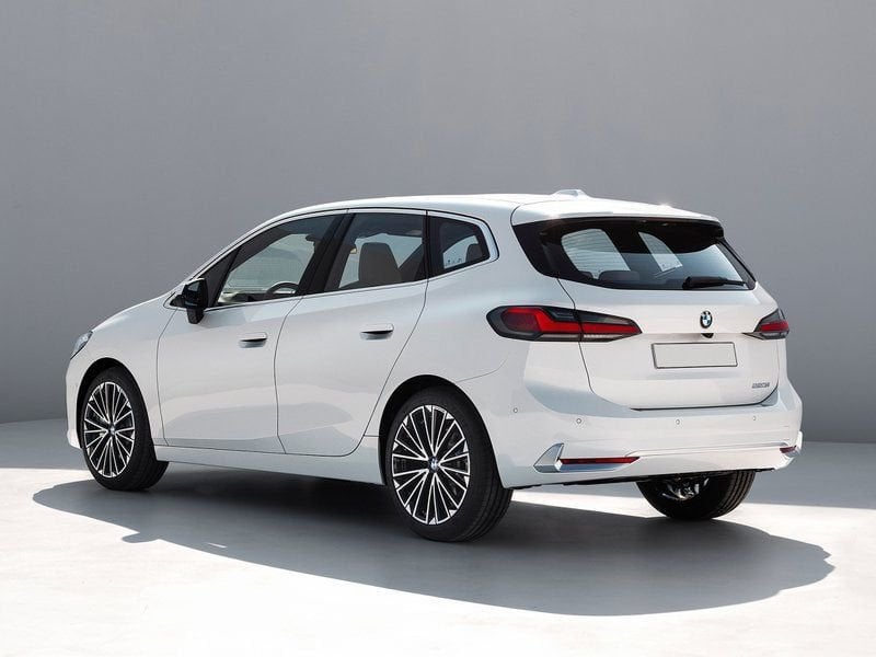https://cdn-dk.caraffinity.it/dealer/datafiles/vehicle/images/800/1453/Fmk2snlKMIBsSpFT.jpg