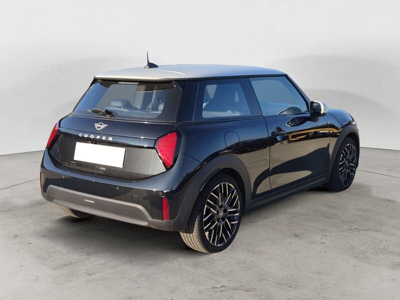 https://cdn-dk.caraffinity.it/dealer/datafiles/vehicle/images/800/1453/jKCOHf90Iw1S34bG.jpg