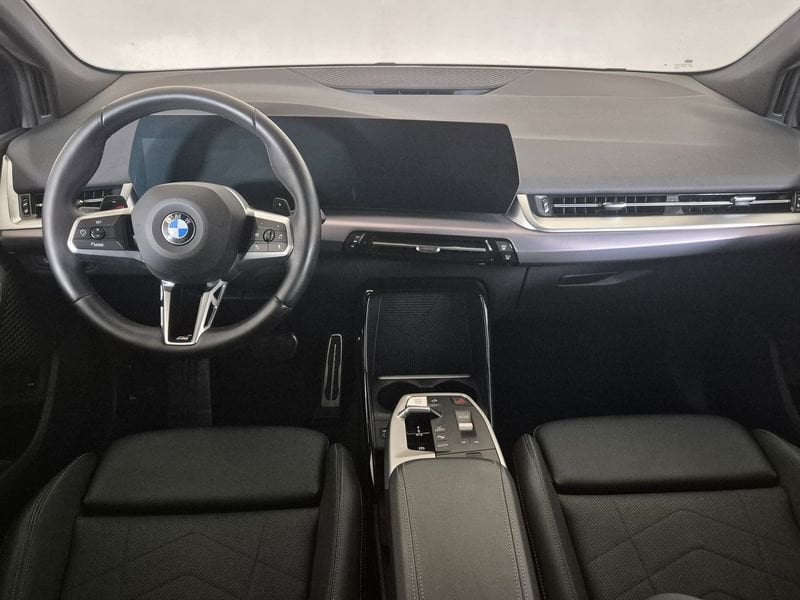 https://cdn-dk.caraffinity.it/dealer/datafiles/vehicle/images/800/1494/0m0qiNXlSF3EL4z8.jpg